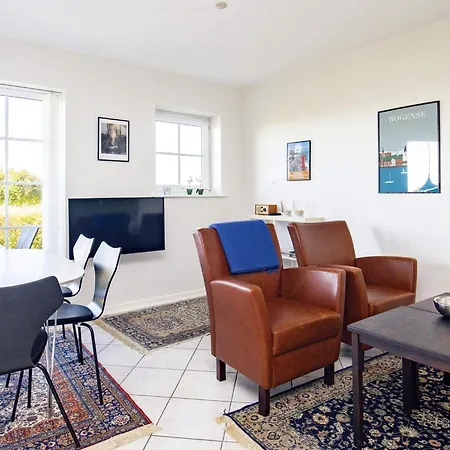 4 Person Holiday In Apartament *