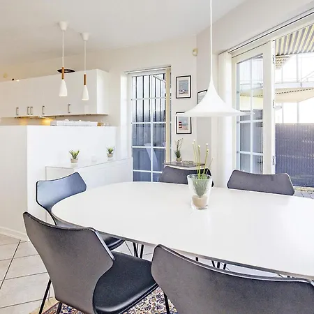 4 Person Holiday In Apartament
