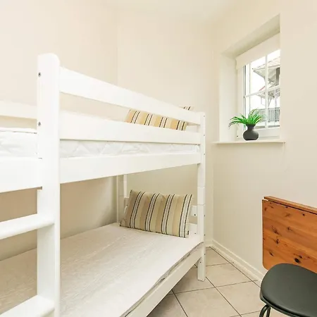 Apartament 4 Person Holiday In *